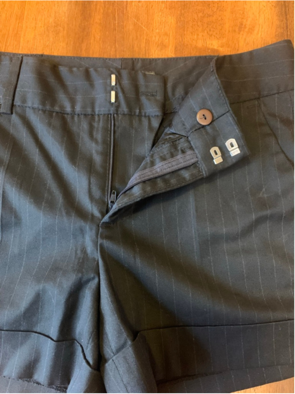 Zara Shorts Medium Black with pinstripes - Picture 3 of 6